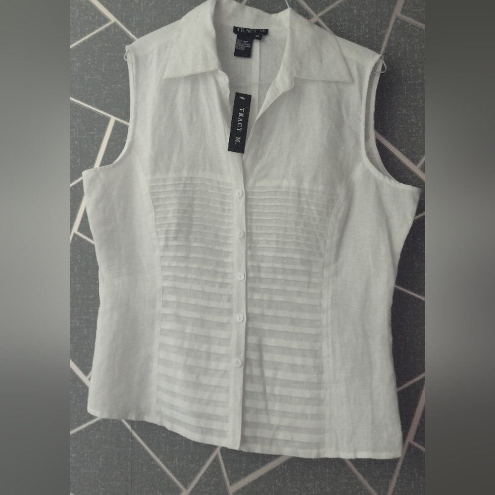 NEW. Tracy M. Brand Linen top ptp 21”